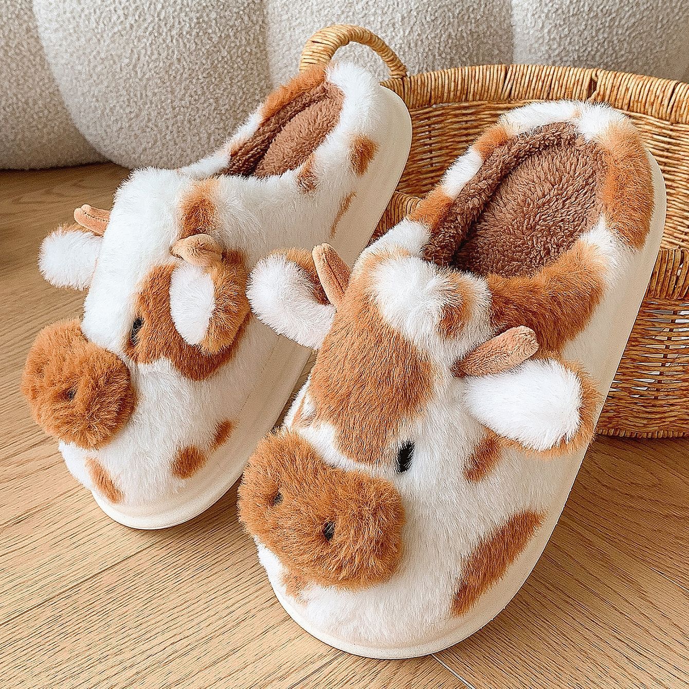 Cute Cartoon Cow Plush Slippers Winter Warm Indoor Bedroom Floor Fuzzy Slipper Couple Non-slip House Shoes